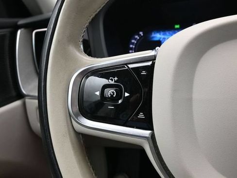 Used 2023 Volvo XC60 B5 Plus w/ Climate Package AWD/4WD image 25