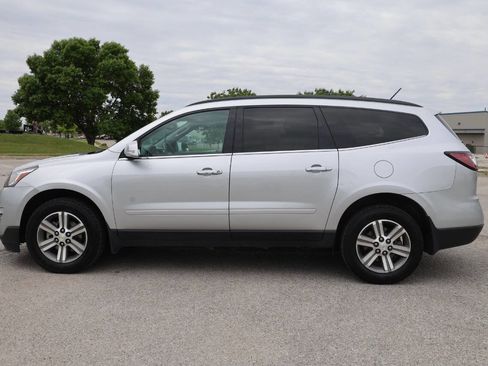 Used 2015 Chevrolet Traverse LT image 8