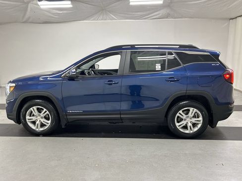 Used 2022 GMC Terrain SLE w/ Driver Convenience Package AWD/4WD image 6