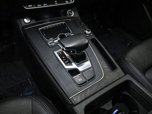 Used 2020 Audi Q5 2.0T Premium Plus w/ Premium Plus Package image 12