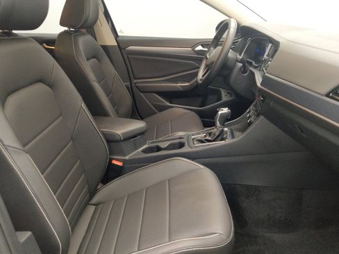 Used 2024 Volkswagen Jetta SE w/ Panoramic Sunroof Package FWD image 21