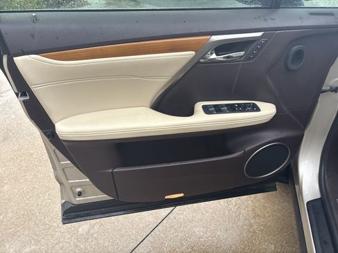 Used 2019 Lexus RX 350 AWD w/ Navigation Package image 18