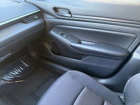 Used 2025 Nissan Altima 2.5 S image 26