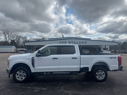 Used 2025 Ford F250 XLT image 17