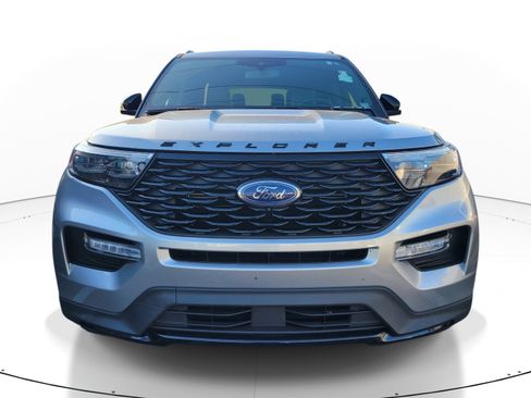 Used 2024 Ford Explorer ST-Line w/ Class IV Trailer Tow Package RWD image 2