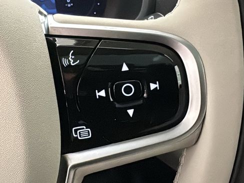 New 2026 Volvo XC90 T8 Ultra w/ Protection Package Premier AWD/4WD image 14