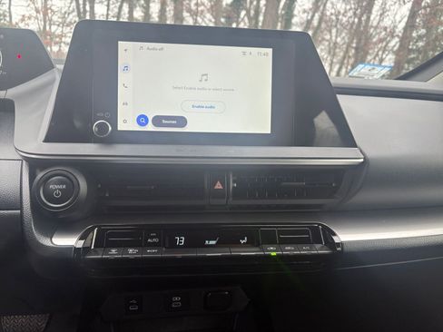 Used 2025 Toyota Prius LE image 18