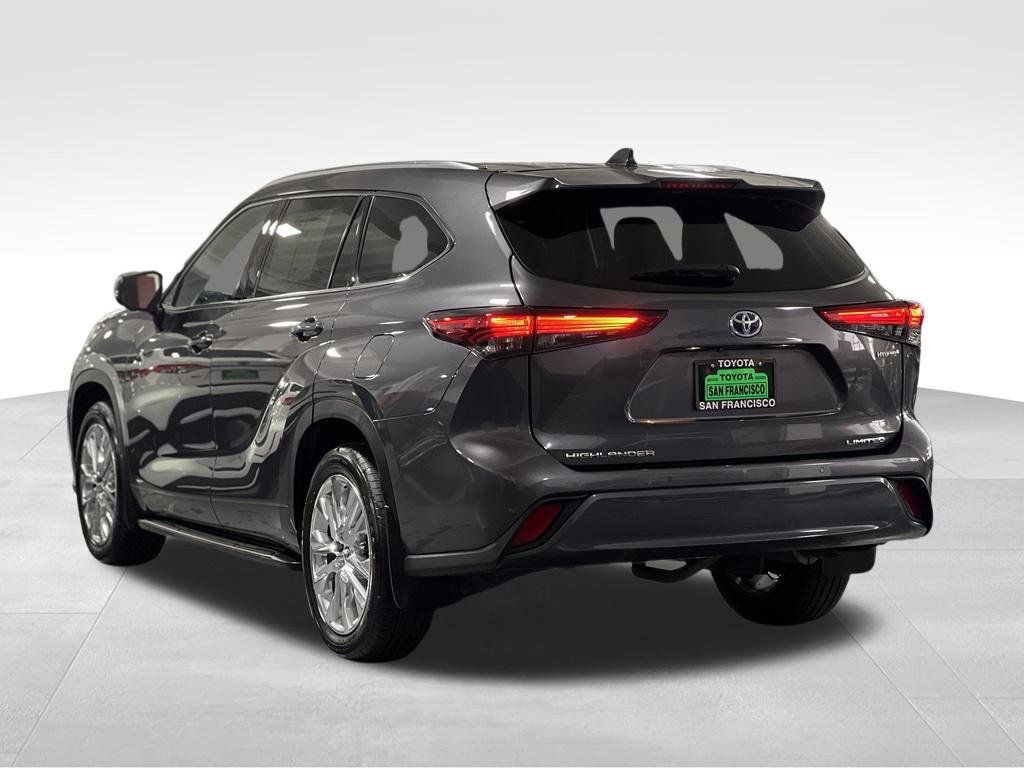 Used 2023 Toyota Highlander Limited AWD/4WD image 3