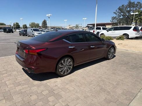 Used 2023 Nissan Altima 2.5 SL FWD image 3