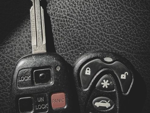 Used 2012 Toyota FJ Cruiser 2WD w/ Convenience Pkg image 4