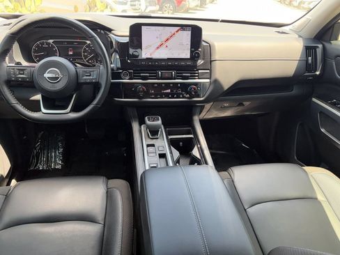 Certified 2023 Nissan Pathfinder SL w/ SL Premium Package FWD image 21