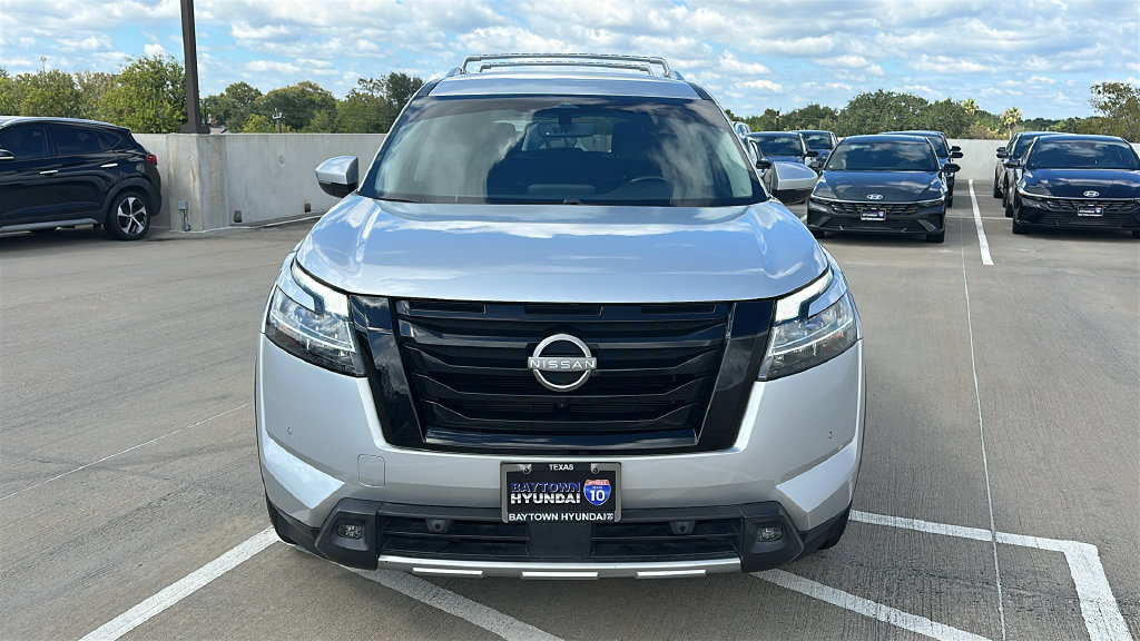 Used 2023 Nissan Pathfinder SL w/ Lighting Package (N92) AWD/4WD image 7