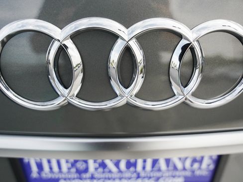 Certified 2024 Audi Q5 e Premium Plus image 25