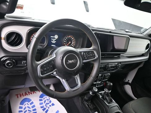Used 2024 Jeep Wrangler Unlimited Sahara AWD/4WD image 28