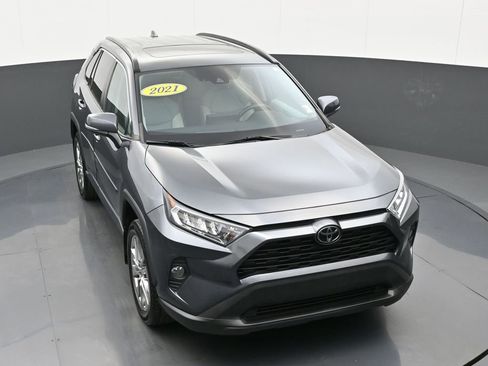 Used 2021 Toyota RAV4 XLE Premium image 42