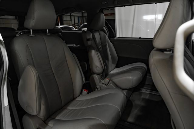 Used 2012 Toyota Sienna XLE FWD image 37