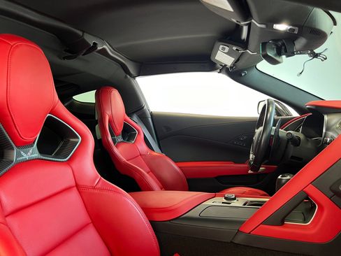 Used 2017 Chevrolet Corvette Z06 w/ Z07 Performance Package RWD image 22