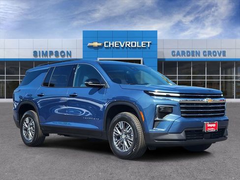 New 2026 Chevrolet Traverse LT image 1