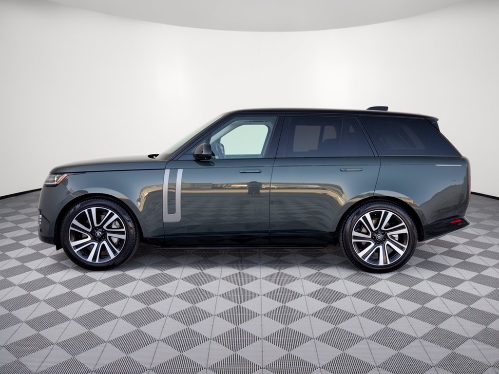Used 2023 Land Rover Range Rover SE AWD/4WD image 2