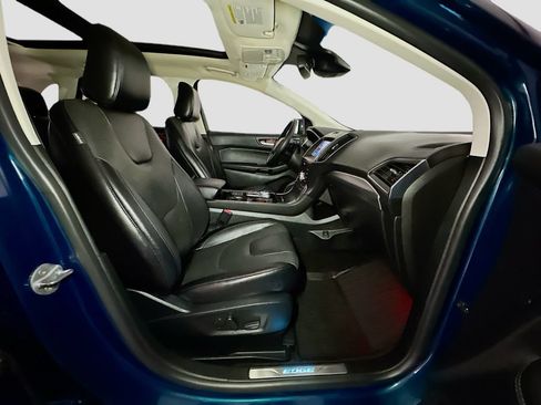 Used 2020 Ford Edge Titanium w/ Equipment Group 301A AWD/4WD image 39