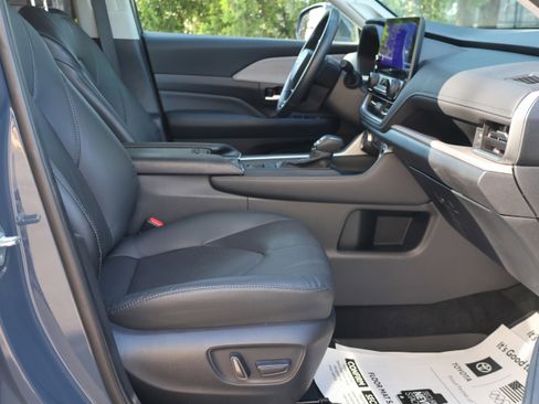 Certified 2024 Toyota Grand Highlander AWD image 39