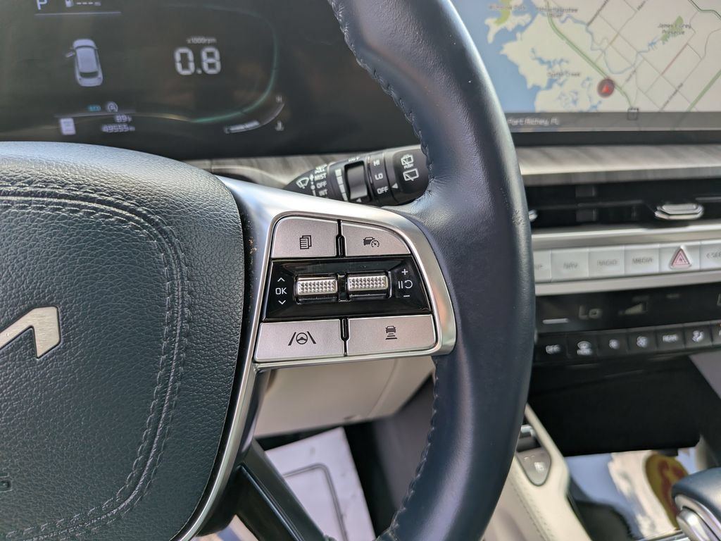 Certified 2023 Kia Telluride EX w/ EX Captain's Chair Package FWD image 34