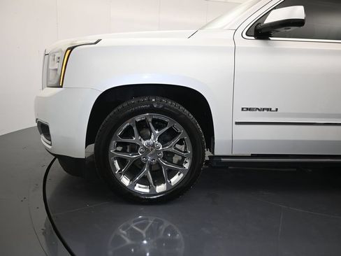 Used 2019 GMC Yukon XL Denali w/ Denali Ultimate Package AWD/4WD image 9