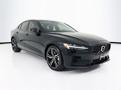 Used 2022 Volvo S60 T8 R-Design Expression w/ Premium Package image 7