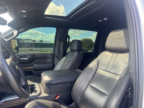 Used 2022 Chevrolet Silverado 3500 High Country w/ Z71 Off-Road Package AWD/4WD image 9
