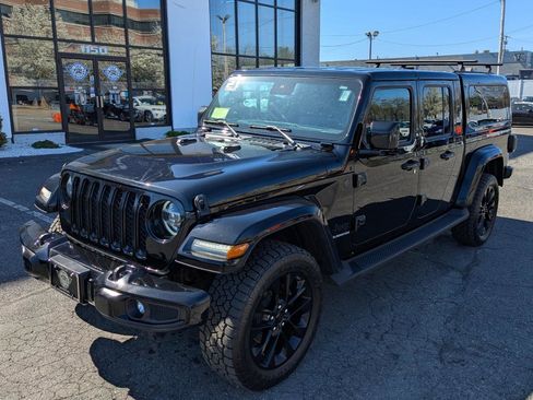 Used 2021 Jeep Gladiator Overland AWD/4WD image 2