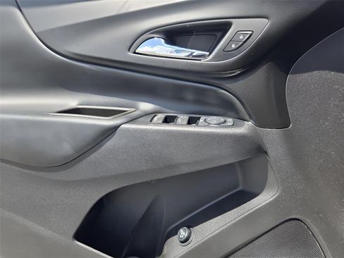 Used 2019 Chevrolet Equinox LT FWD image 21