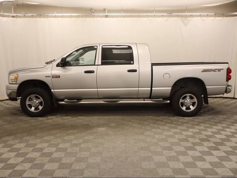 Used 2008 Dodge Ram 2500 Truck SXT image 2