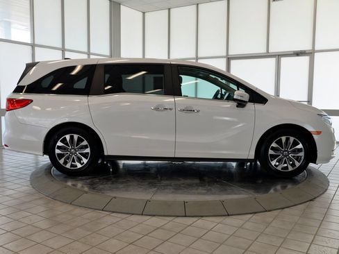 Used 2023 Honda Odyssey EX-L image 9