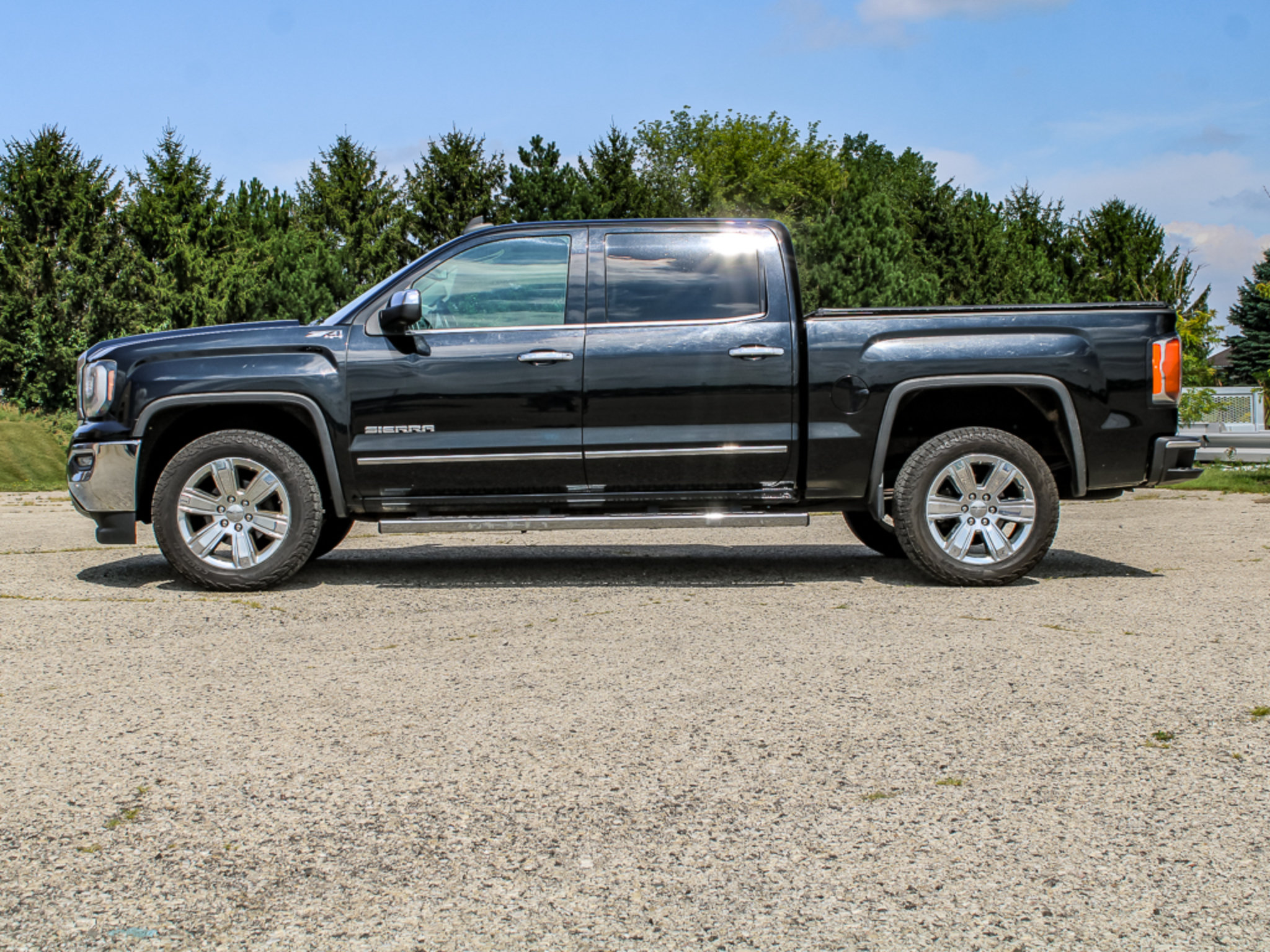 Used 2016 GMC Sierra 1500 SLT w/ SLT Premium Package AWD/4WD image 4