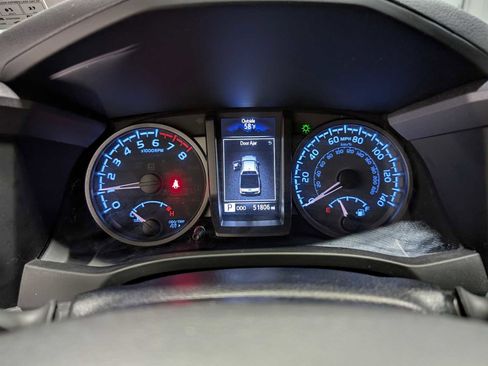 Used 2022 Toyota Tacoma TRD Off-Road image 23