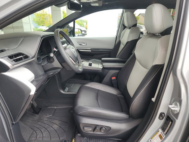 Used 2026 Toyota Sienna XSE AWD/4WD image 17