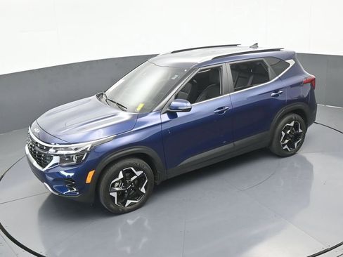 Used 2024 Kia Seltos EX image 45