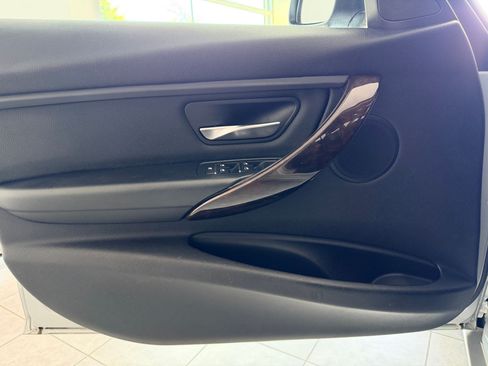 Used 2016 BMW 320i Sedan RWD image 13