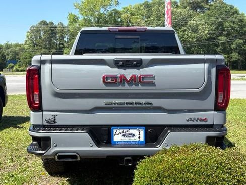Used 2024 GMC Sierra 1500 AT4 w/ AT4 Premium Package AWD/4WD image 4