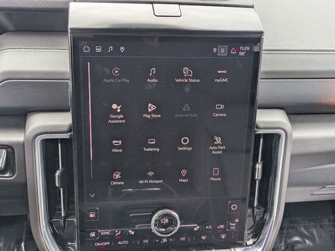 Used 2025 GMC Yukon Denali image 6