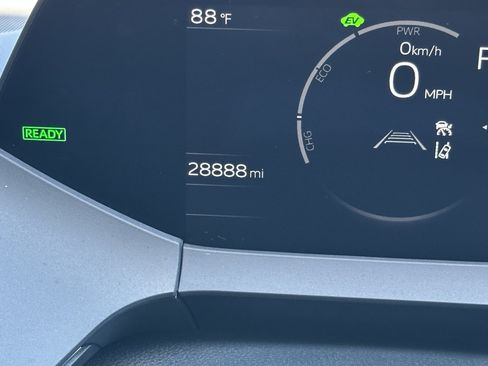Certified 2024 Toyota Prius LE FWD image 29