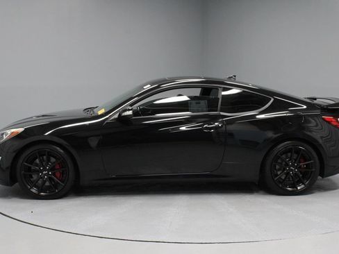 Used 2016 Hyundai Genesis Coupe 3.8 RWD image 7