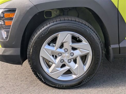 Certified 2024 Hyundai Kona SE image 9