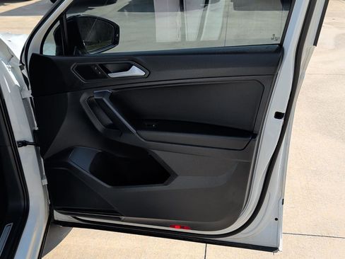 Used 2021 Volkswagen Tiguan SE R-Line image 24