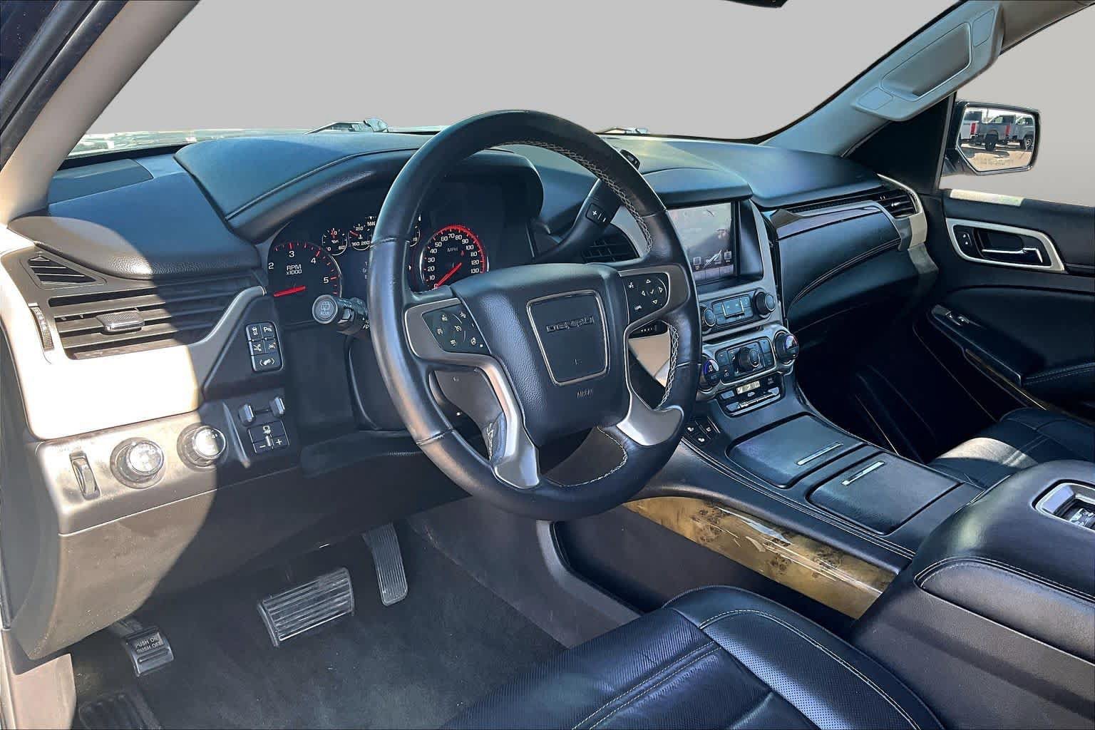 Used 2016 GMC Yukon Denali w/ Open Road Package AWD/4WD image 18
