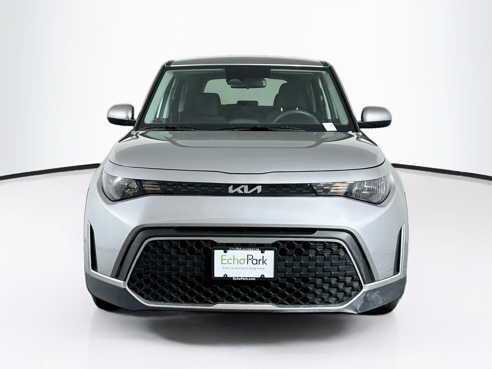 Used 2025 Kia Soul LX w/ LX Technology Package FWD image 2