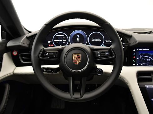 Used 2025 Porsche Taycan image 22