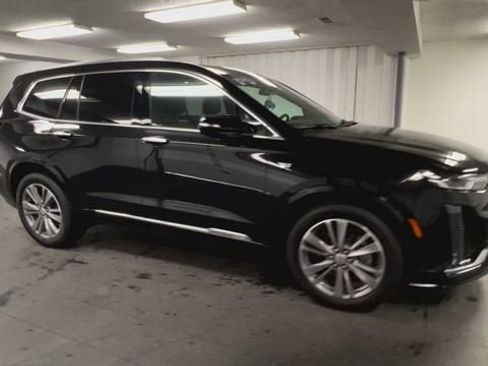 Certified 2020 Cadillac XT6 Premium Luxury FWD image 2