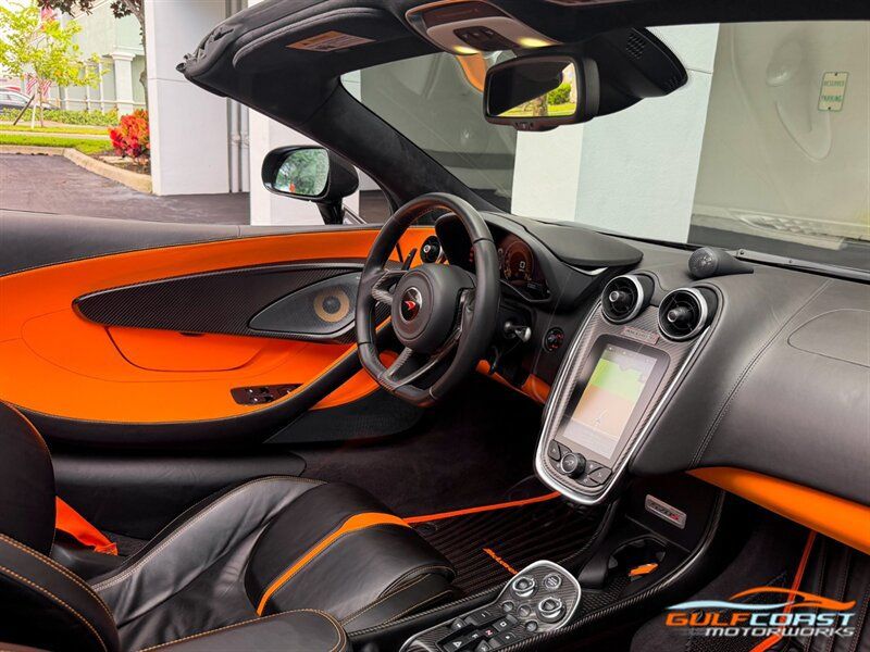 Used 2018 McLaren 570S Spider RWD image 30