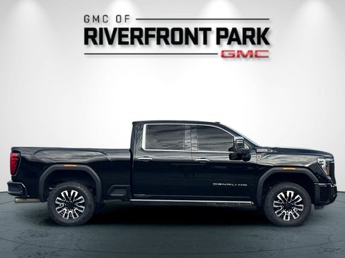 Used 2025 GMC Sierra 2500 Denali Ultimate w/ Snow Plow Prep/Camper Package image 2